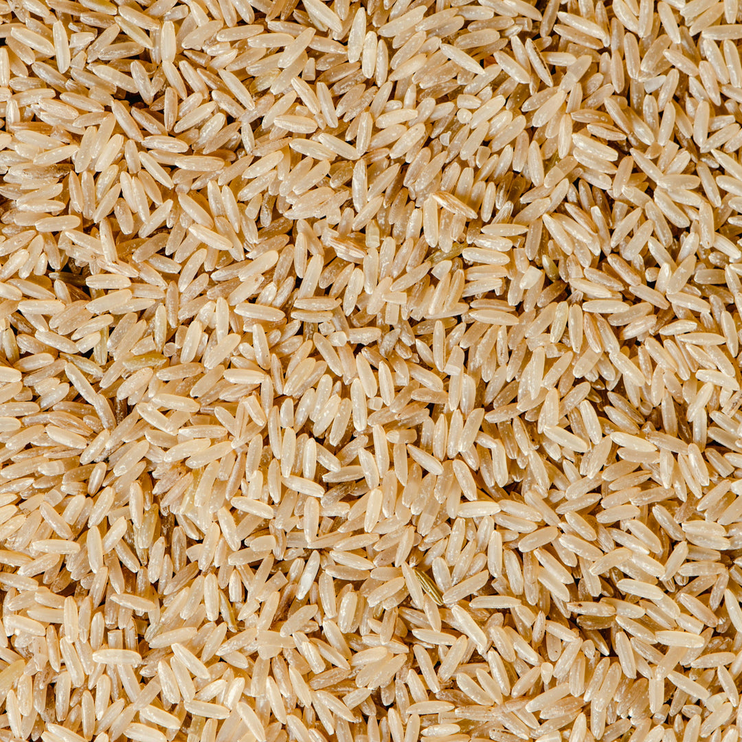 AGT Premium Long Grain Brown Rice in a 500g package, whole grain, natural, ideal for Asian and batch cooking.