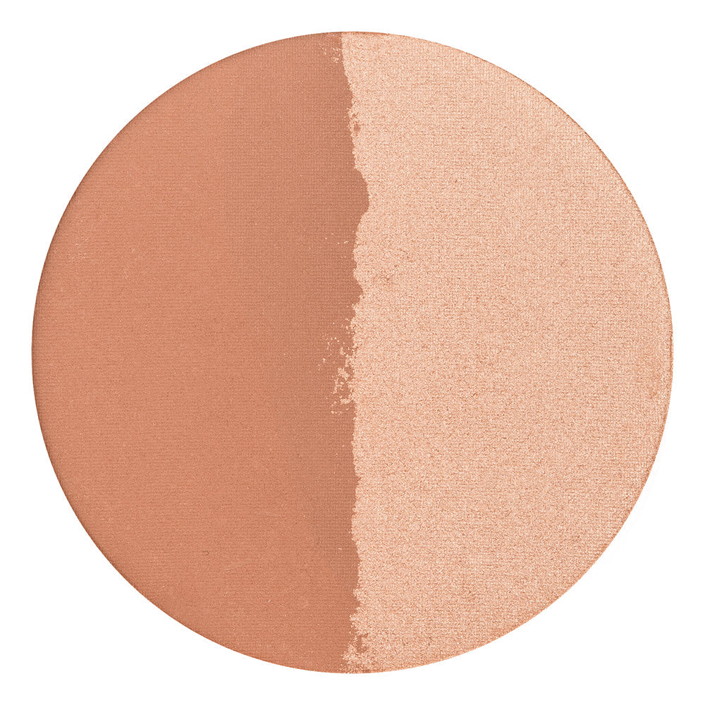 Pressed highlighter powder in Sunrise shade by Bodyography SA, featuring a smooth texture for a radiant complexion.